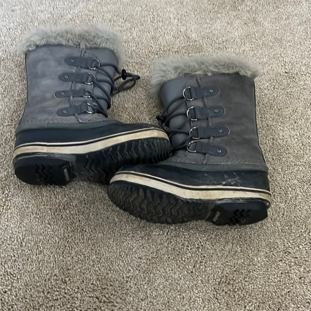 Sorell girls fuzzy snow boots